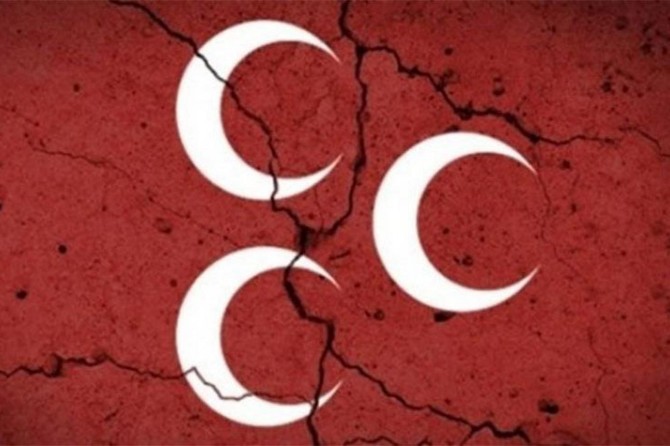 Belediye Başkanı ve 5 Meclis üyesi, MHP'den istifa etti