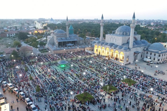 Bi hezaran zarok bo nimêja şeveqê berê xwe dan mizgeftê