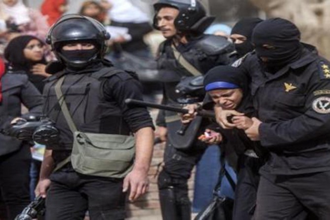 Mısır zindanlarında Müslüman kadınlar hergün işkence görüyor