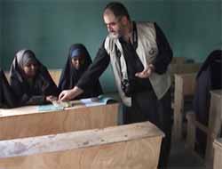 İHO-Ebrar ve Yetim-Der'den Öğrencilere Para Yardımı