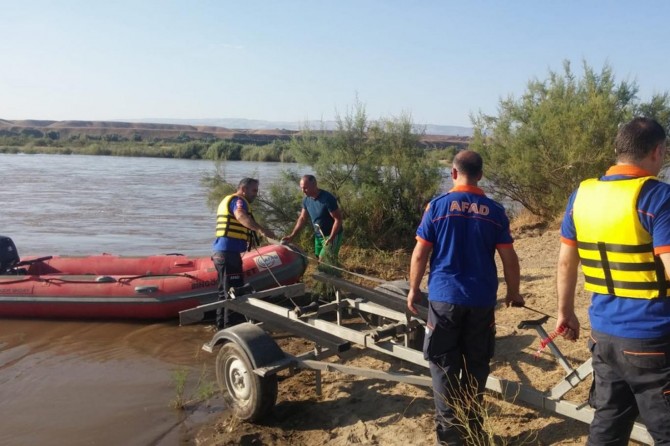 Bingöl’de Murat Nehrinde mahsur kalan vatandaş kurtarıldı