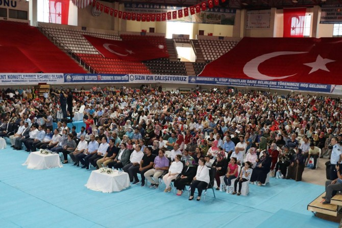 ​Gaziantep’te dar gelirli ailelerin konut sevinci