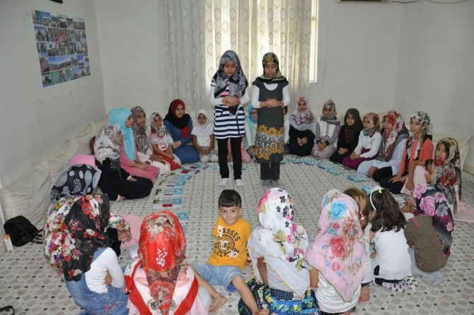 Batman'da çocuklar namazı öğrenmenin sevincini yaşıyor