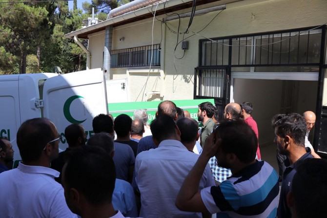 Gaziantep'teki kazada ölenlerin cenazeleri ailelerine teslim edildi