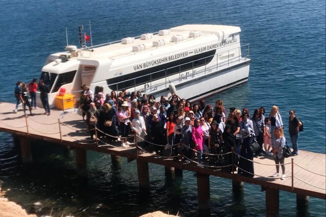 Van Büyükşehir Belediyesinden kadın personellere yönelik gezi programı