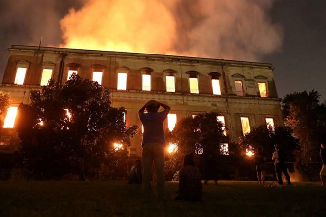 Brezilya'da 200 yıllık bilim ve tarih yok oldu