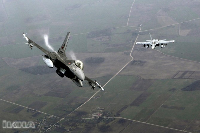 Russian fighter planes strike Idlib