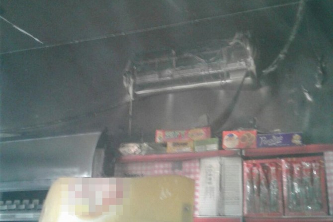 Çıkan yangın iş yerini kül etti