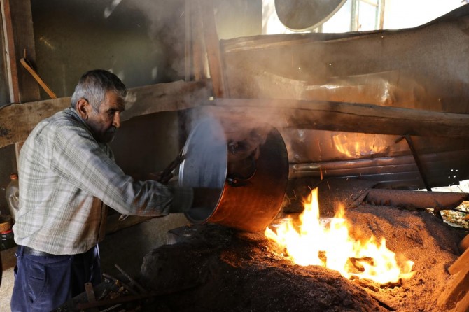 Bingöl Kiğı'de baba mesleğini 60 yıldır ayakta tutmaya çalışıyor