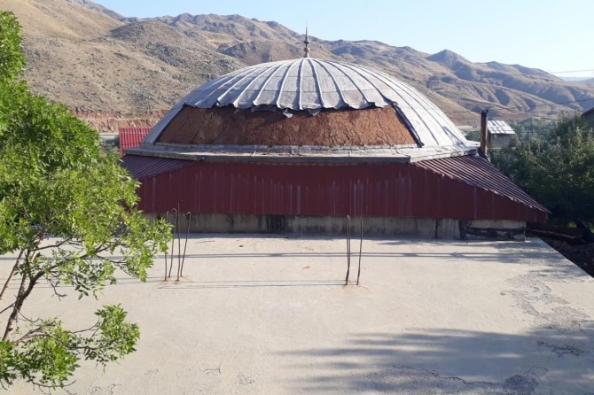 Bitlis'te hırsızlar 8 Ağustos Camiisinin kurşun tabakalarını çaldı