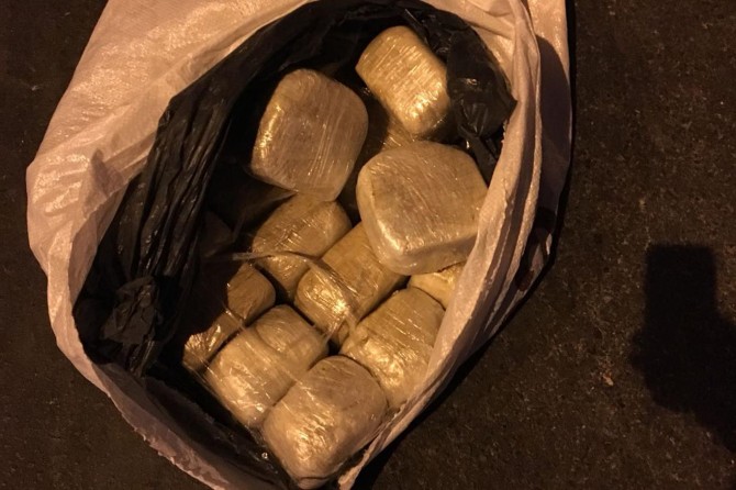 Van'da eroin ve kaçak sigara ele geçirildi