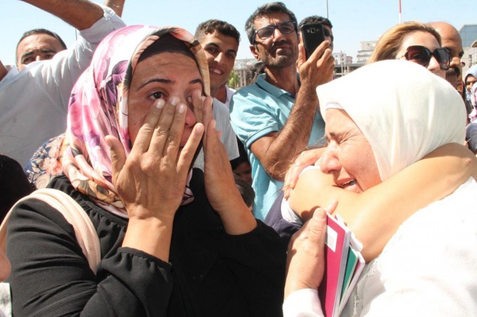 Mardinli hacılar sevinç gözyaşlarıyla karşılandı