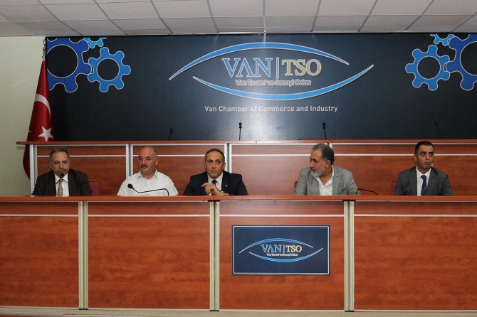 Van Büyükşehir Belediyesinin 2017 yılı faaliyetleri ve 2018 projeleri anlatıldı