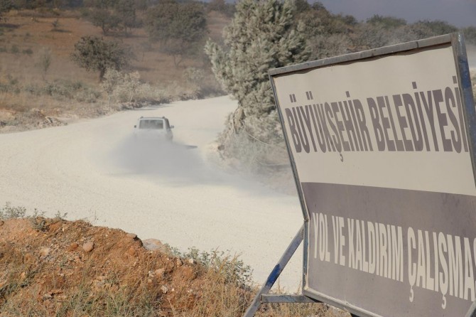Gaziantep’te tamamlanmayan yol vatandaşı çileden çıkardı