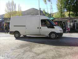 Van'da İki Minibüste Kaçak Sigara Ele Geçirildi