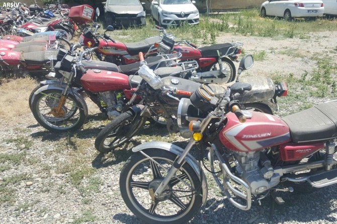 Motosiklet hırsızlığı yaptıkları iddiasıyla 3 kişi yakalandı