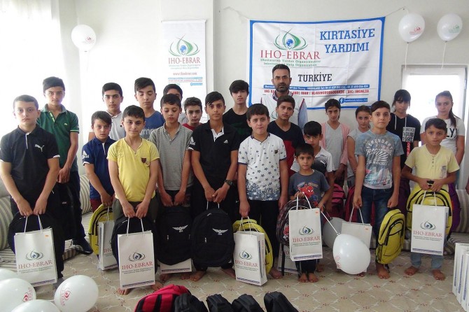 IHO-EBRAR’dan yetim öğrencilere kırtasiye yardımı
