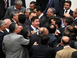 TBMM Genel Kurulu'nda kavga