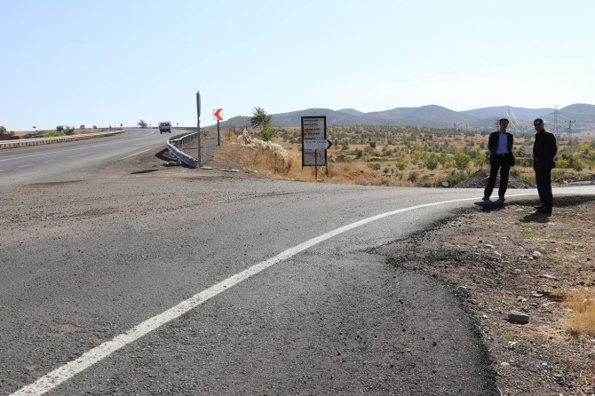 Bingöl'de köy muhtarlarından yol ve kavşak tepkisi