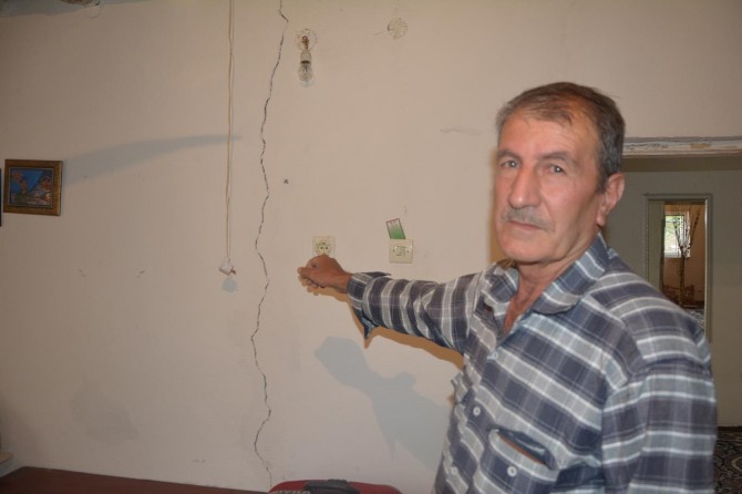 ​Batman Kozluk'ta evi çökme tehlikesi ile karşı karşıya olan mağdur aile yardım bekliyor