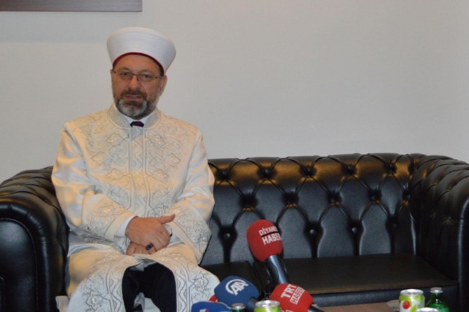 Erbaş: Medrese ve akademi birbirinden istifade etmeli