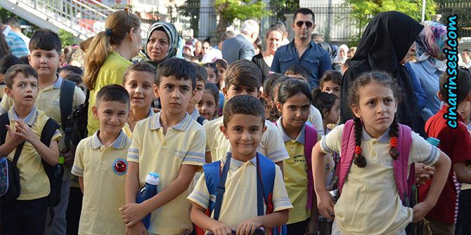 Siirt'te öğrenciler okullarına kavuşmanın heyecanını yaşadılar