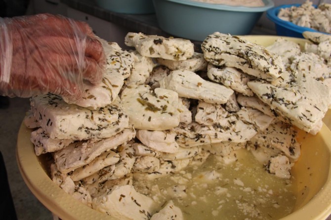 Tescillenen Van peyniri esnafı memnun etti