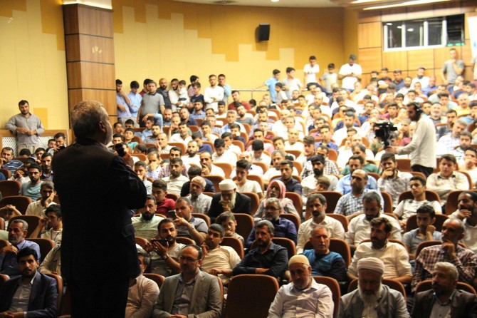 Hazreti Hüseyin'in bize bıraktığı en büyük miras zalimlere biat etmemekti