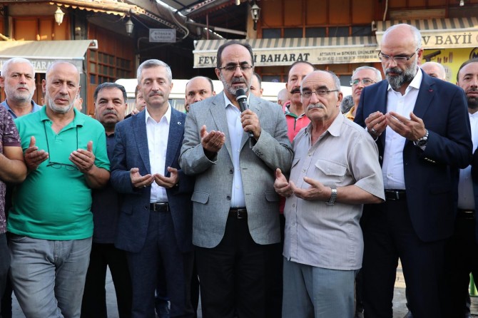 Gaziantep’te esnaf işyerini dualarla açtı