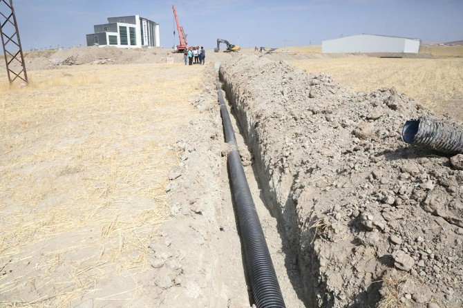 Teknokent’e 400 metrelik kanalizasyon hattı çekildi