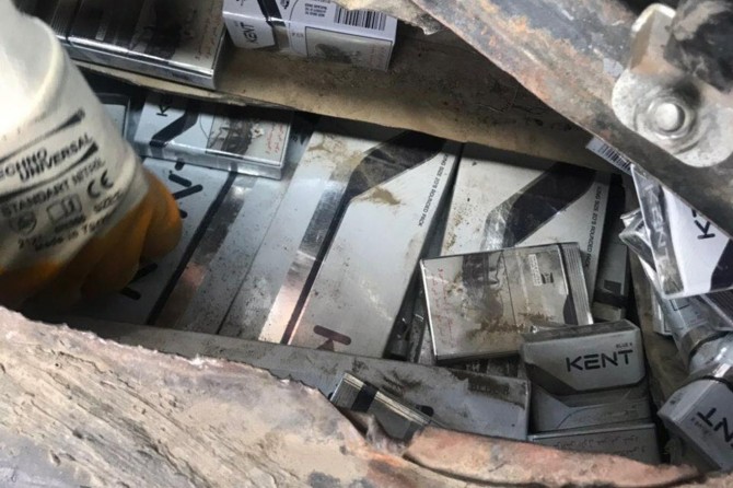 Van’da gümrük kaçağı sigara ele geçirildi