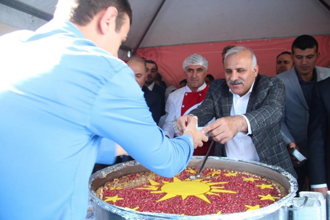 Van'da 2 bin kişiye aşure dağıtıldı