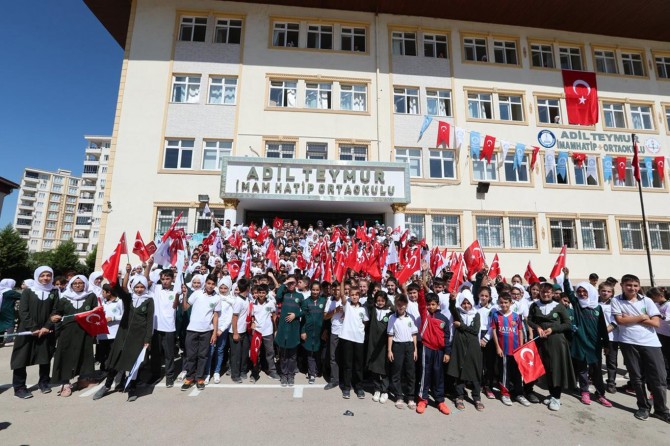 Başarılı imam hatip öğrencileri ödüllendirildi