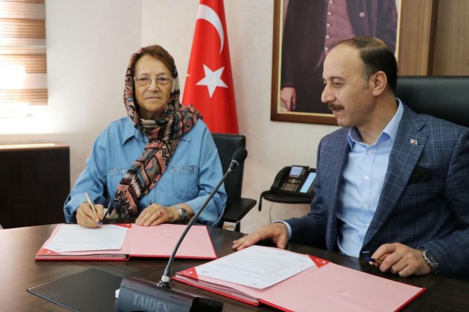 ​Şanlıurfa’da emekli öğretmenden eğitime 350 bin TL destek