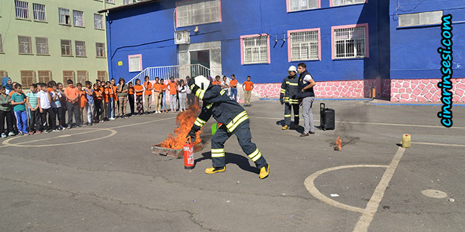 Diyarbakır Büyükşehir Belediyesinden öğrencilere itfaiye eğitimi