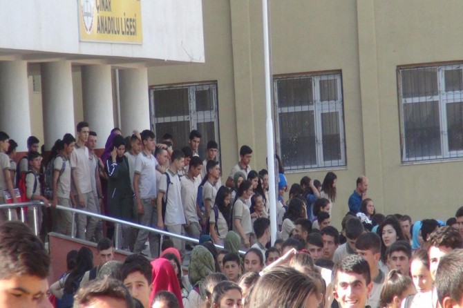 Adrese dayalı yerleştirme ile 600 kişilik okula bin kişi yerleşti