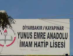 Diyarbakır'da Aynı Sınıfta 70'ten Fazla Öğrenci Ders Yapıyor