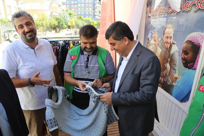 Gaziantep’te toplanan elbiseler yeni sahiplerine teslim edildi
