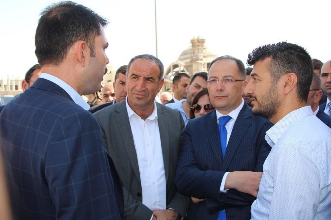 Çevre ve Şehircilik Bakanı konutların 15 Ekim’de teslim edilmesini istedi