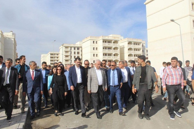 Bakan Kurum’dan Nusaybin’deki TOKİ alanında inceleme
