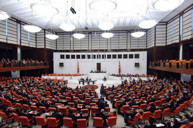 Yeni yasama yılı bugün başlıyor