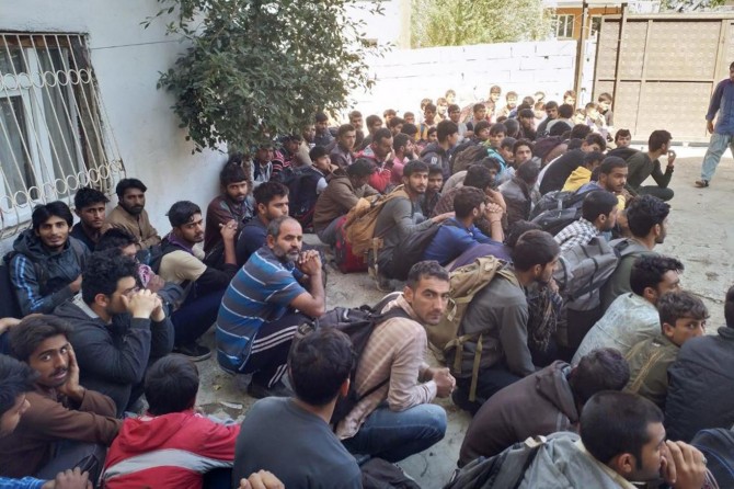 Van’da 140 göçmen yakalandı