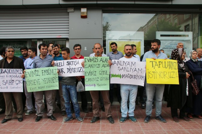 Van’da konut mağdurları eylem yaptı