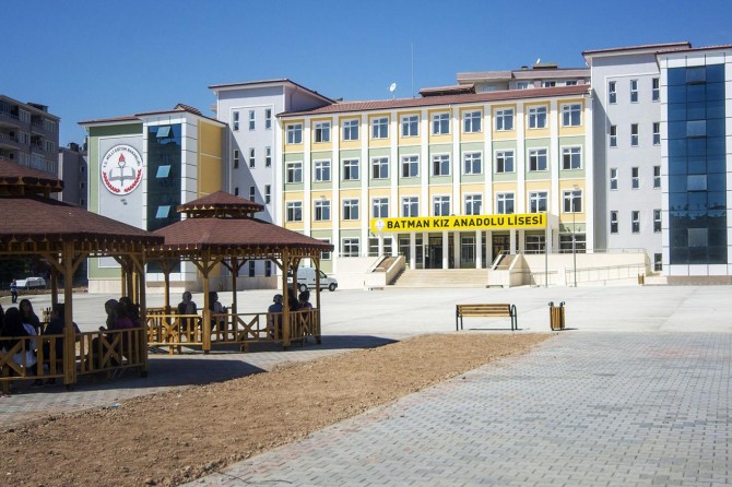 Batman’a 132 derslik kazandırdı