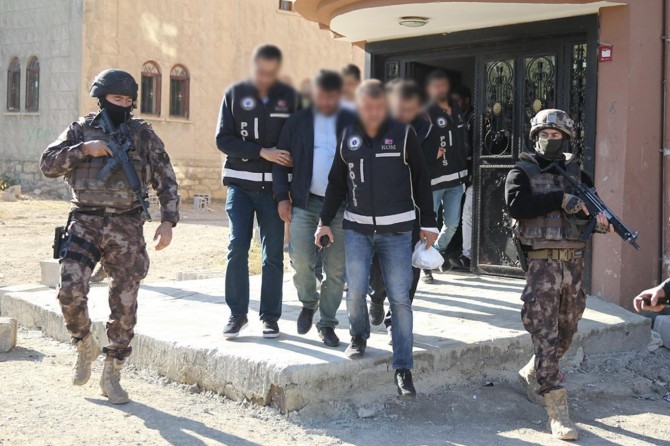 Van merkezli göçmen kaçakçılığı operasyonu: 31 gözaltı