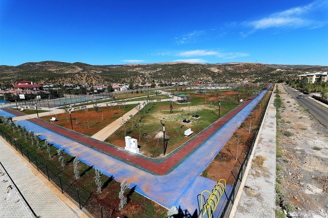 Yapılan parklarla Bingöl güzelleşiyor
