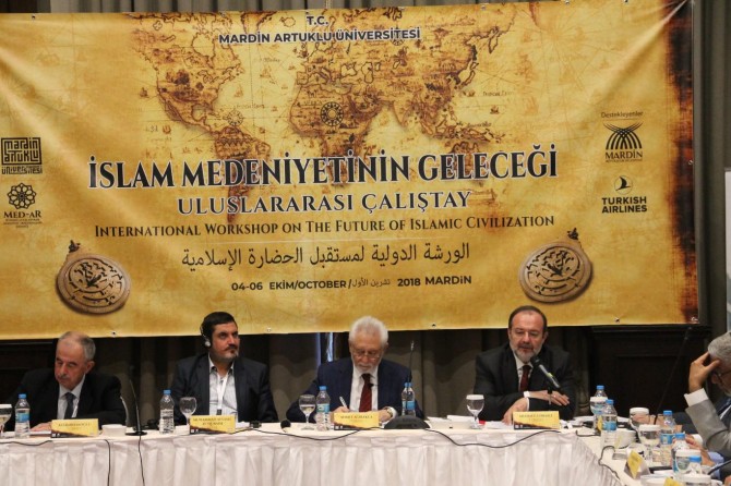 Ümmet olarak sürgünü uzayan bir medeniyetin çocuklarıyız