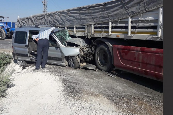 Gaziantep’te TIR ile kamyonet çarpıştı: 5 yaralı