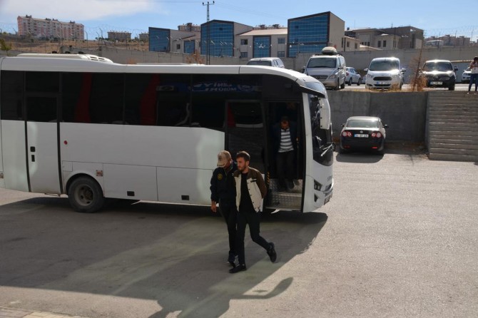 Van’da sosyal medyadan PKK propagandasına 16 gözaltı