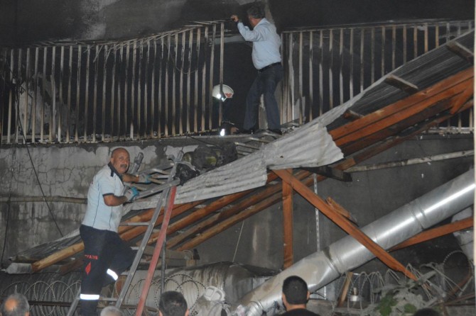 Siirt'te lokantada çıkan yangın paniğe neden oldu